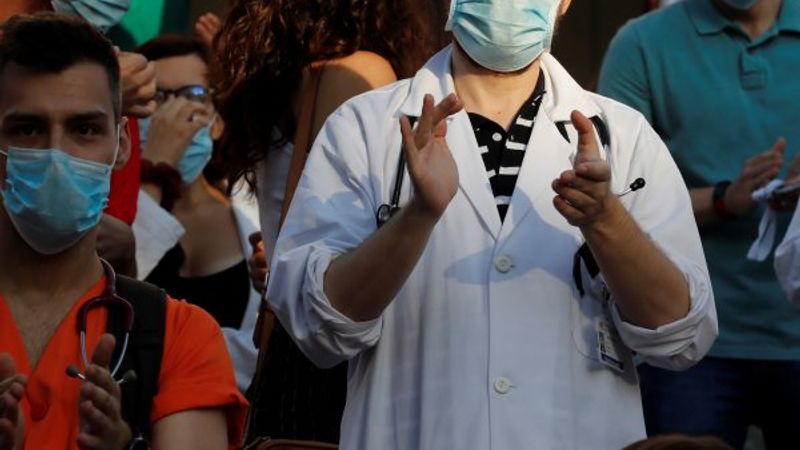 İspanya'da sağlık çalışanlarından protesto