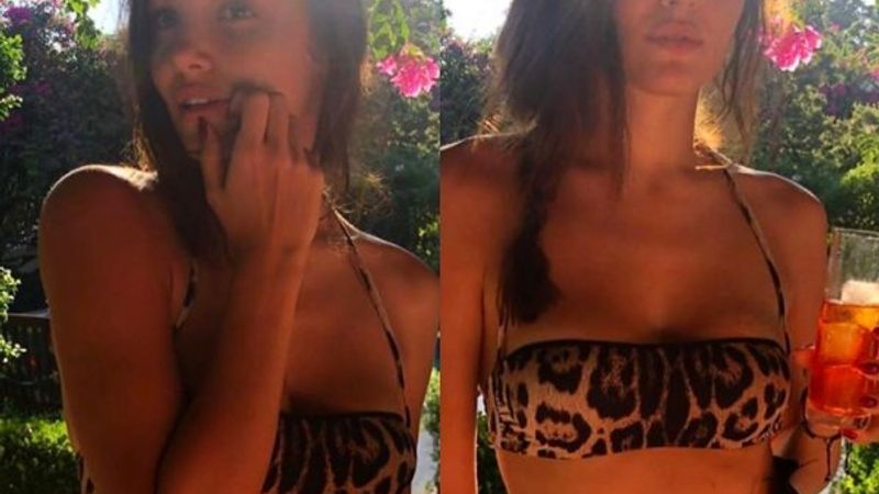 Hande Erçel'den bikinili poz