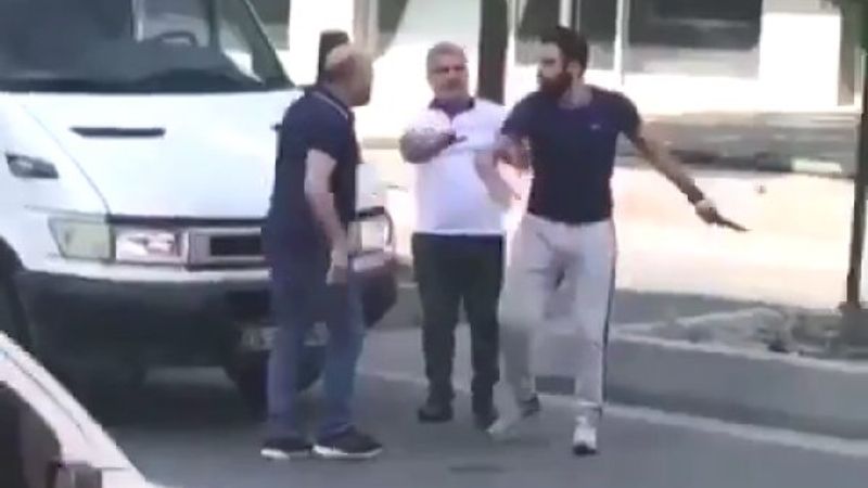 İstanbul'da trafik magandası bıçakla saldırmaya kalkıştı