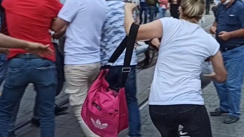 Eskişehir'de eski kocasının yeni eşini görünce, saldırdı