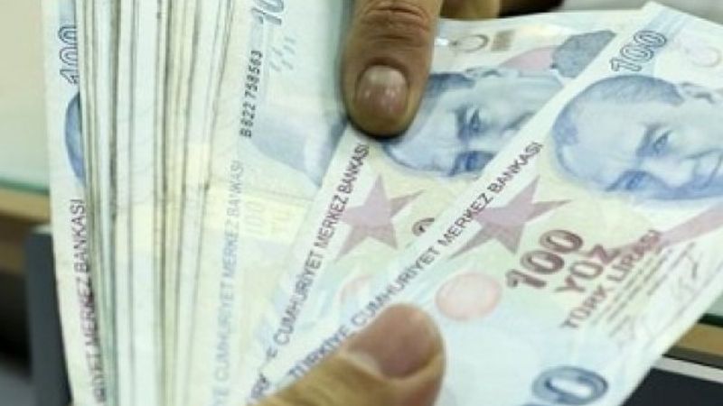 Emeklilerin bayram ikramiyeleri ödenmeye başladı