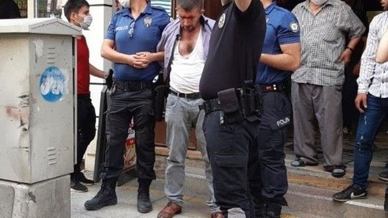 Afyonkarahisar'da çay bardağı kavga çıkarttı: 2 yaralı