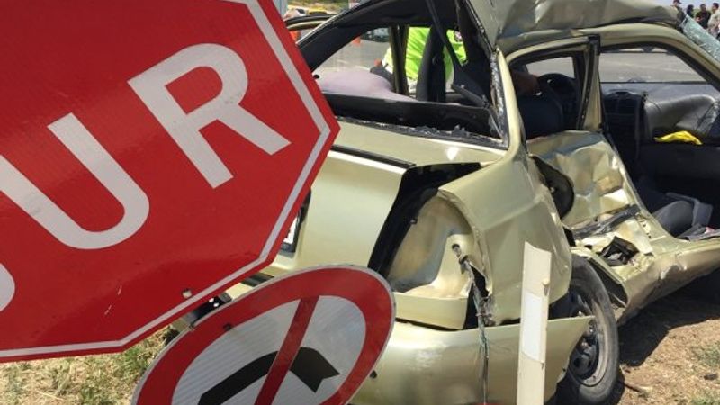 Kırklareli'de otomobil ile kamyonetin çarpıştı: 2 ölü