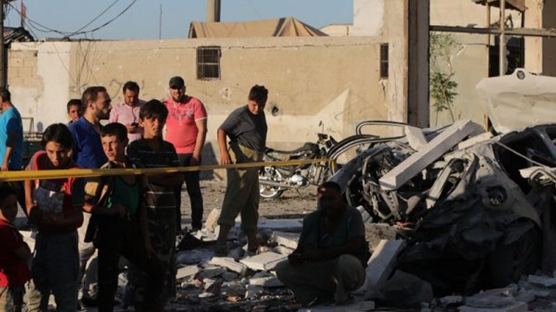 Azez'de bomba yüklü araç patladı: 7 ölü, 100 yaralı
