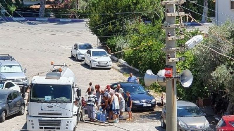 İzmir'de tankerle su taşındı