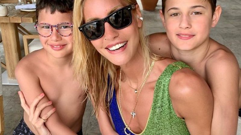 Çağla Şıkel, bedava tatil yapıyor