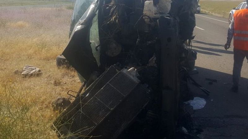 Ağrı'da feci kaza: 2'si çocuk 3 kişi hayatını kaybetti