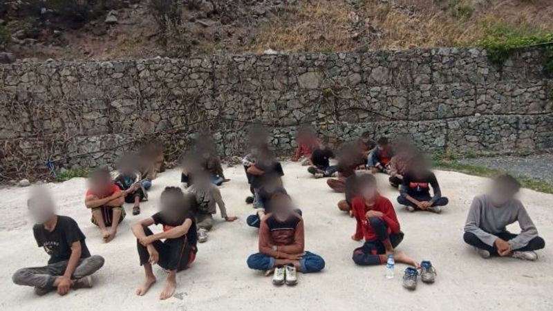 Türkiye'ye giriş yapan 34 yabancı uyruklu şahıs yakalandı