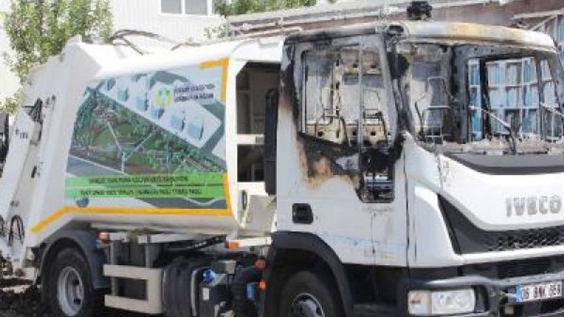 Diyarbakır'da temizlik aracını yakanlara halk tepkili