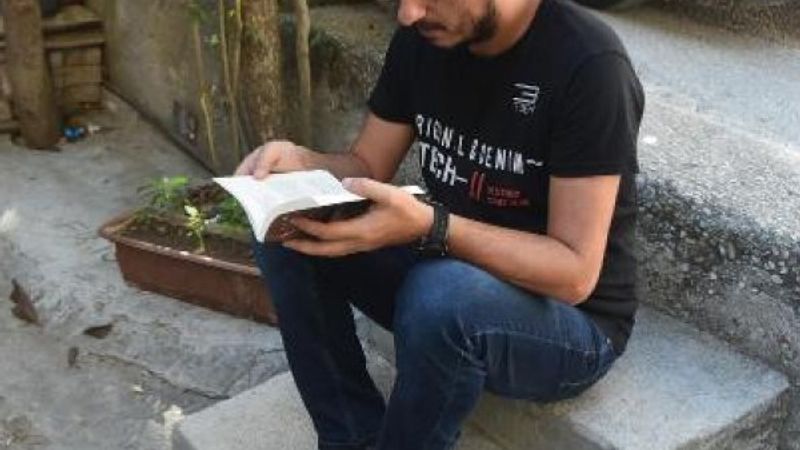 İZBAN kekosu diye küçümsenmişti, kendi kitabını yazıyor