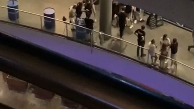 Beylikdüzü’nde gece kulübü önünde silahlar konuştu