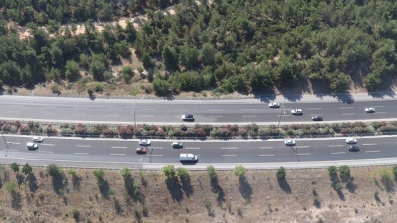 İzmir'de bayram trafiği havadan denetlendi