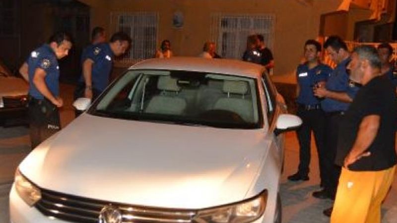 Adana’da 16 yaşındaki genç, otomobil çalıp, kaza yaptı