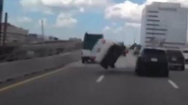 ABD’de otobandaki feci kaza görüntülendi