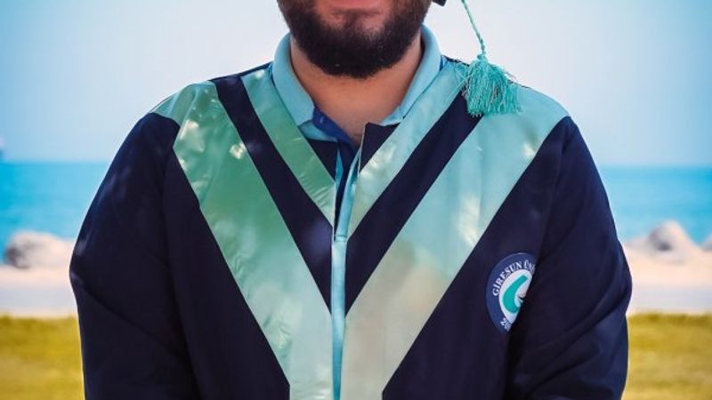 Suriye'de savaştan kaçtı, üniversite birincisi oldu