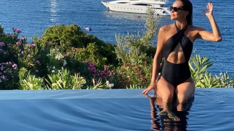 Ebru Şallı'dan tatil pozları