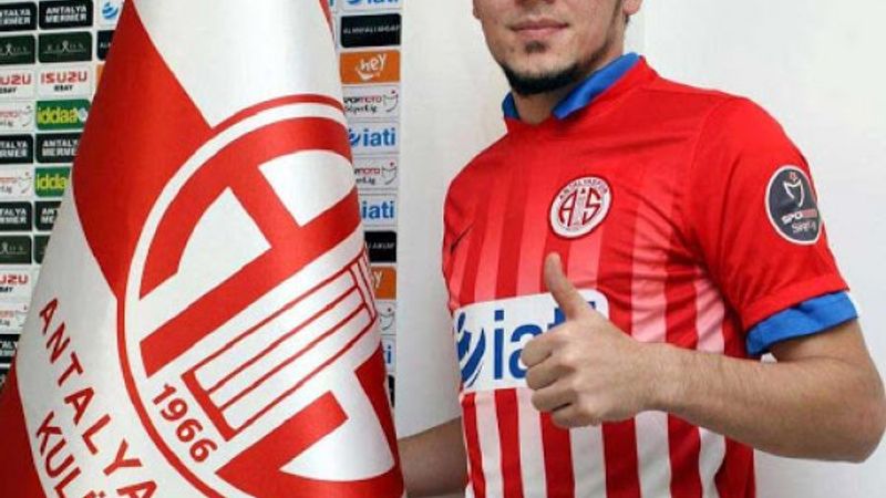 Antalyaspor 5 futbolcuyla yollarını ayırdı