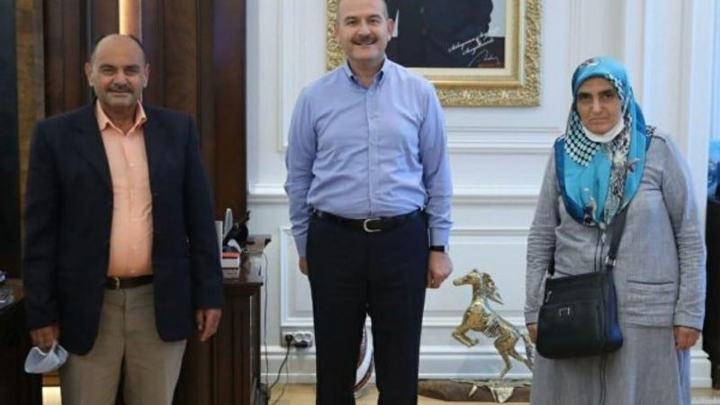 İçişleri Bakanı Soylu, şehit aileleriyle görüştü
