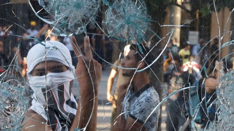 Lübnan'da istifa eden bakan sayısı 4'e yükseldi