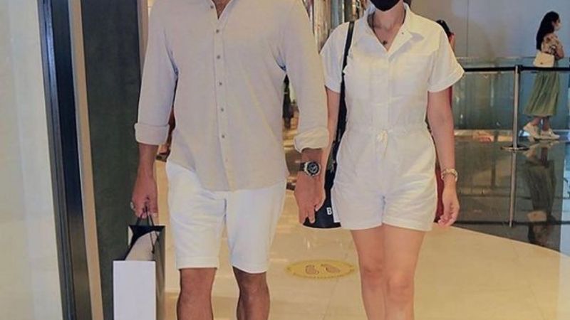 Fahriye Evcen ile Burak Özçivit alışverişte