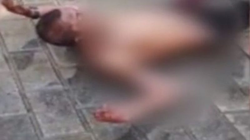 Taksim’de, ağabey kardeşini tinerle yaktı