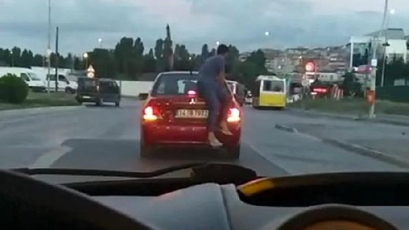 Sultangazi'de birbirinden ilginç trafik magandaları