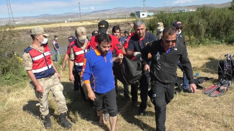 Kars Çayı’nda iki çocuk boğuldu