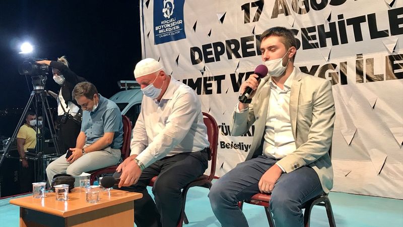 17 Ağustos Marmara depreminde ölenler anıldı