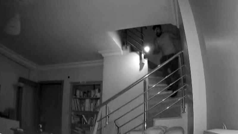 Üsküdar’da eve giren hırsız çalacak bir şey bulamadı