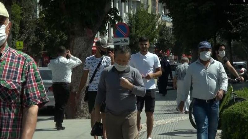 Çorum'da koronavirüs tedbirleri unutuldu