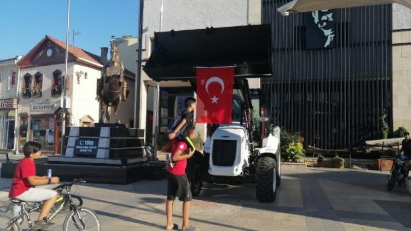 Balıkesir'de çocukların bayrak hassasiyeti takdir topladı