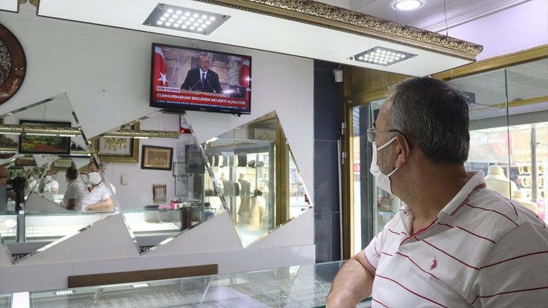 Vatandaşlar, Cumhurbaşkanı Erdoğan'ın 'müjde' açıklamasını ilgiyle izledi