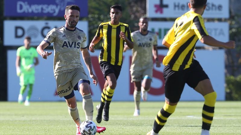 Fenerbahçe'de pazuband Gökhan ve Caner'e verildi