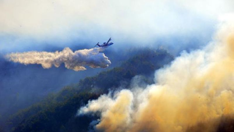 Adana’da 3 gündür süren yangında söndürme çalışmalarına devam ediliyor