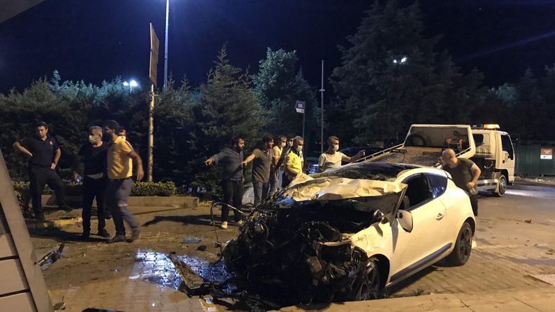 Kartal sahil yolunda kaza: 2 yaralı