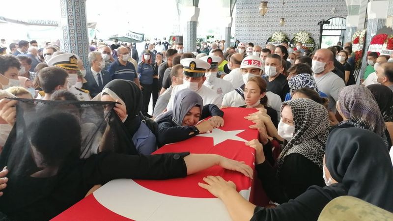 Hakkari'de yüksekten düşerek şehit olan Mesut Yıldırım toprağa verildi