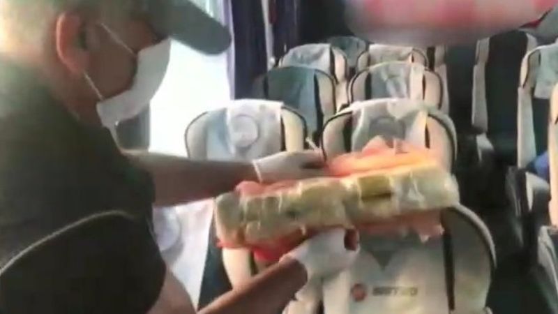Kocaeli'de yolcu otobüsünden 30 kilo 800 gram eroin çıktı