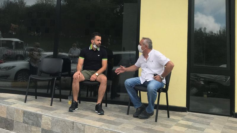 İstanbul'da, taksisinde bulduğu parayı sahibine teslim etti