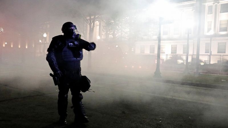 ABD polisinden protestoculara sert müdahale