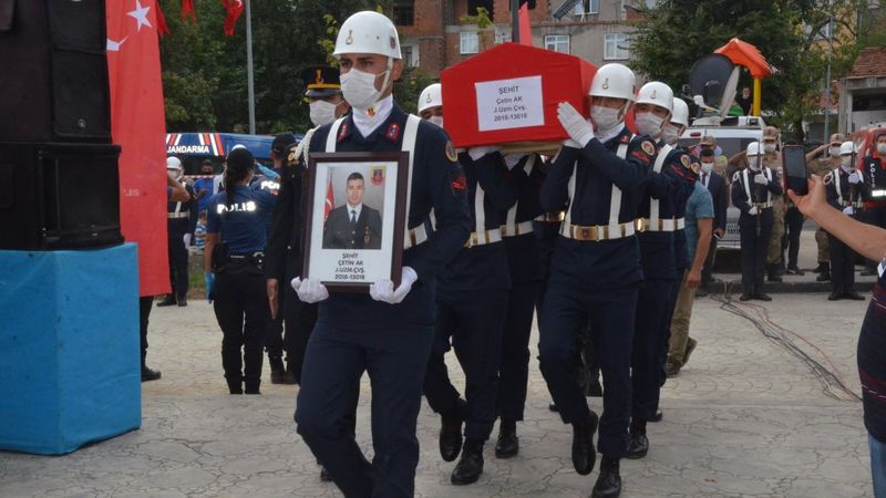 Ağrı şehidi son yolcuğuna uğurlandı