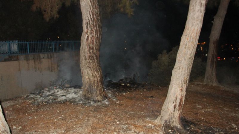 Aydın'da alkollü kişi, okul bahçesini ateşe verdi