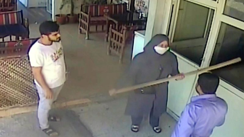 Şanlıurfa’da fırının önünde 'odunlu' borç kavgası