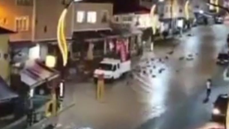 Giresun Dereli'de yıkıma neden olan selin başlama anı