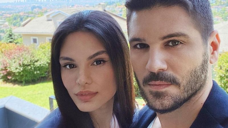 Almeda Abazi dekoltesini sansürledi