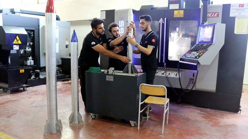 Genç yetenekler, tasarladıkları roketlerle TEKNOFEST'te yarışacaklar