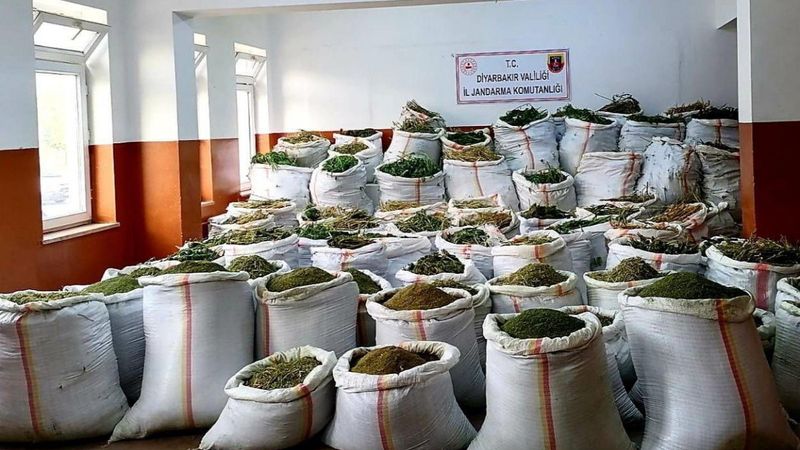 Diyarbakır'da Lice kırsalında bin 418 kilo esrar ele geçirildi