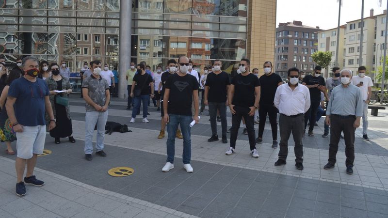 Eskişehir'de üniversiteler açılmayınca esnaf isyan etti