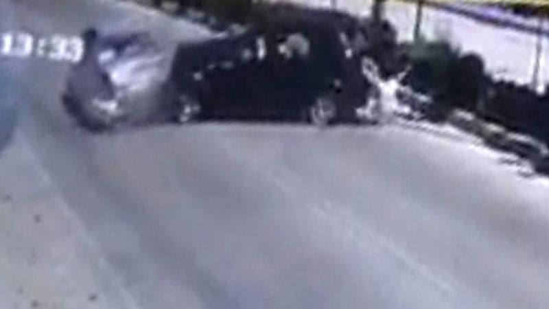 Adana’da iki otomobil çarpıştı: 8 yaralı