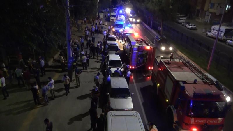 Diyarbakır’da gazeteci ve polislere koronalı kardeşlerden bıçaklı saldırı