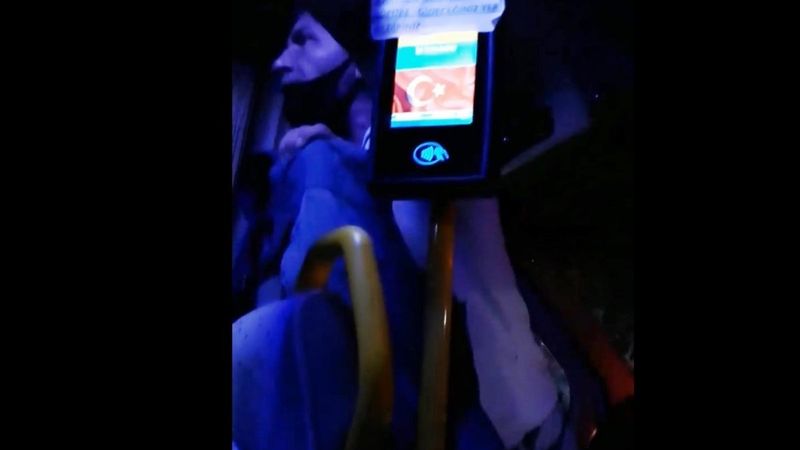 Bodrum’da minibüs şoförü turist çifte, hakaret edip zorla araçtan indirdi